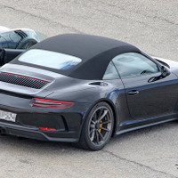 謎のポルシェの正体は…911GT3 に初のオープン仕様か？ 画像