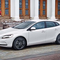 ボルボ V40ディーゼル にナビ/ドラレコ装備の限定モデル　379万円 画像