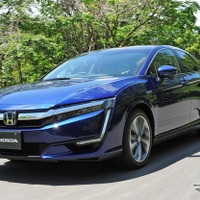 【ホンダ クラリティPHEV 試乗】いくら秀才だって、ダサけりゃ彼氏にしたくない…岩貞るみこ 画像