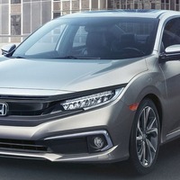 ホンダ シビック セダン、表情一新…2019年型を米国発表 画像