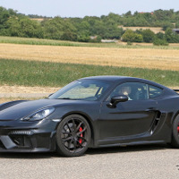 ポルシェ 718ケイマン GT4、市販バージョンがお目みえ！ 公開は10月か 画像