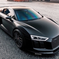 バッドモービル? ステルス戦闘機？アウディR8をサテンブラックで仕上げる！ 画像