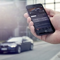 BMWがデジタルキー、スマホでエンジン始動… 8シリーズ と X5 新型に設定へ 画像