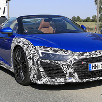 アウディ最速オープン「R8 GTスパイダー」復活か…迫力のテスト車両を目撃 画像