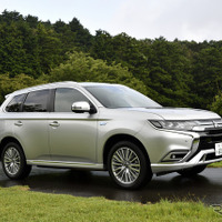 最新SUV比較、パワートレインや先進機能はどう違う？ …アウトランダーPHEV、CR-V、フォレスター 画像