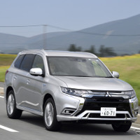 【三菱 アウトランダーPHEV 新型試乗】新エンジンの効果絶大、EV的にも使えるSUV…片岡英明 画像