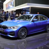 BMW 3シリーズ 新型、ボディサイズ一回り大きく…パリモーターショー2018［詳細画像］ 画像