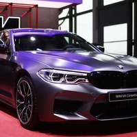 BMW M5 新型に625馬力の最強モデル「コンペティション」…パリモーターショー2018 画像
