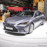 レクサス ES 新型、燃費21.3km/リットルのハイブリッド設定…パリモーターショー2018 画像