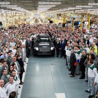 ベントレー の新型SUV、ベンテイガ …英国工場で生産開始 画像