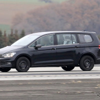 トゥーラン 消滅か…VWが次世代ミニバンを開発中!? 380馬力のハイパワー仕様も 画像