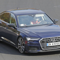 アウディ S6 新型の心臓にポルシェ・パナメーラ4S…市販プロトを激写 画像