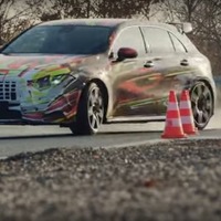 またクリスマスのビデオ？ メルセデスAMG 開発車両がドリフト［動画］ 画像