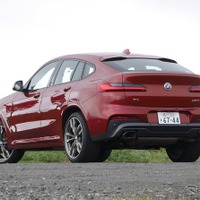 【BMW X4 新型試乗】一瞬でこんなに気持ちを熱くする音はない…岩貞るみこ 画像