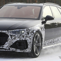 アウディのスーパーワゴン「RS4アバント」が大胆変身…改良モデルを初スクープ！ 画像