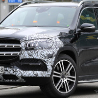 公開直前！メルセデスベンツ GLS 新型、最終デザインほぼ見えた 画像