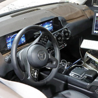 メルセデスベンツ「GLB」に、302馬力のAMG…内外装デザイン見えた 画像