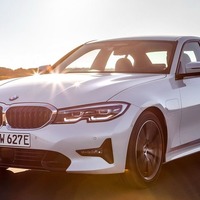 BMW 3シリーズ 新型にPHV、EVモードは66kmに…7月欧州発売へ 画像