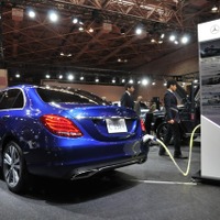 【メルセデス C350e プラグインハイブリッド】Cクラス初のPHV、電動のみで約30km走行可能 画像