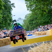 スープラやネコバスも登場！ ふざけているようで奥が深い、レッドブル・ボックスカートレース…ロンドン大会 画像