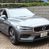 【ボルボ V60クロスカントリー 新型試乗】“なんちゃってSUV”とはひと味ちがう…丸山誠 画像