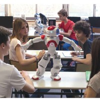 JTP、戸山高でロボット「NAO」を活用したプログラミング学習を提供 画像