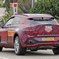 アストンマーティン初のSUV「DBX」、自社製V12エンジン搭載の噂も…最新スクープ 画像