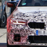 新型ヘッドライト光る！BMW M5セダン 大幅改良へ、デビューは2020年か 画像