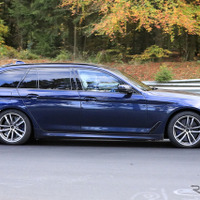 BMW 5シリーズ セダン＆ツーリング 改良モデル、目玉は新グレード「545e xDrive」 画像