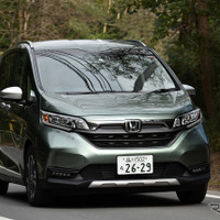 【ホンダ フリード 新型試乗】コンパクトながら十分な車内空間はマジックのよう…島崎七生人 画像