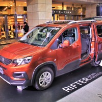 【プジョー リフター 新型】あのクルマとはクオリティもエンジンも差別化…商品担当［インタビュー］ 画像