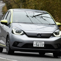 【ホンダ フィット 新型試乗】余裕、スムーズさでは「e:HEV」が1枚上手…島崎七生人 画像