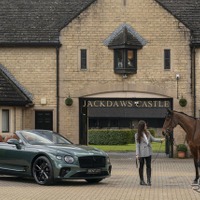 ベントレー コンチネンタルGTコンバーチブル 新型、乗馬がテーマのカスタム仕様…欧州発表 画像