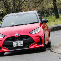 【トヨタ ヤリス 新型試乗】40km/L超えも!? HVはスタンドを閉店に追い込むほどの低燃費…片岡英明 画像