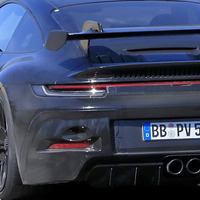 これが新ダックネックウィングだ！極上ポルシェ「911 GT3」新型、ニュルに再び 画像