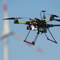 空撮、趣味、災害対応…改正航空法施行初日、ドローン申請に116件の許可 画像