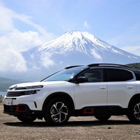 【シトロエン C5エアクロスSUV 新型試乗】ガソリン仕様は慣れれば病みつきになる乗り心地…内田俊一 画像