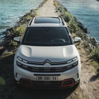【シトロエン C5エアクロスSUV まとめ】「魔法の絨毯」をSUVに装備…価格やエンジン比較、試乗記 画像