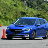 【スバル レヴォーグ 新型】扱いやすくなったターボエンジン、ボディ剛性の高さも実感…ハンドリング路で試乗 画像
