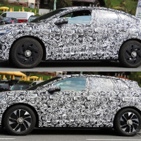 アウディ新型クロスオーバーEV『Q4 e-tron』、スポーツバックと同時テスト…その違いが鮮明に 画像