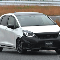 【ホンダ フィット モデューロX プロトタイプ 試乗】独自のエアロバンパーで走りの質感が変わる…片岡英明 画像