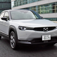 【マツダ MX-30 EV 新型試乗】ユーザーの期待は、テスラのようなぶっとび感覚ではない…岩貞るみこ 画像