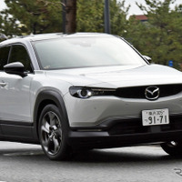 【マツダ MX-30 EV 新型試乗】モーターにするだけでこれほど質感が上がるのか…丸山誠 画像