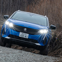 【プジョー 3008 ハイブリッド4 新型試乗】独自性が光る待望の本格四駆モデル…中谷明彦 画像