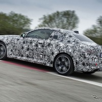 BMW 2シリーズクーペ 次期型に「M」、直6ターボは374馬力…プロトタイプの写真 画像
