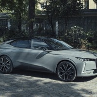DS 4 新型に初のPHV、EVモードの航続は50km以上…欧州受注開始 画像