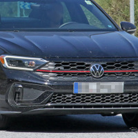 セダン版ゴルフGTI、『ジェッタGLI』が初の改良へ…攻撃的スプリッター装備 画像