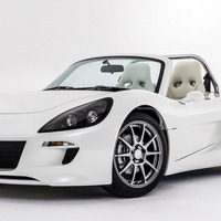 【東京オートサロン16】オートバックス、トミーカイラZZ など最新EV・HVを展示 画像