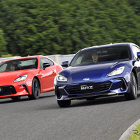 【トヨタ GR 86 & スバル BRZ 新型試乗】公道が楽しくなるBRZはデートカーにもちょうどいい …片岡英明 画像