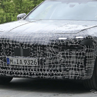 BWM 7シリーズ のヘッドライトも上下二段タイプに!? 次期型プロタイプを激写 画像